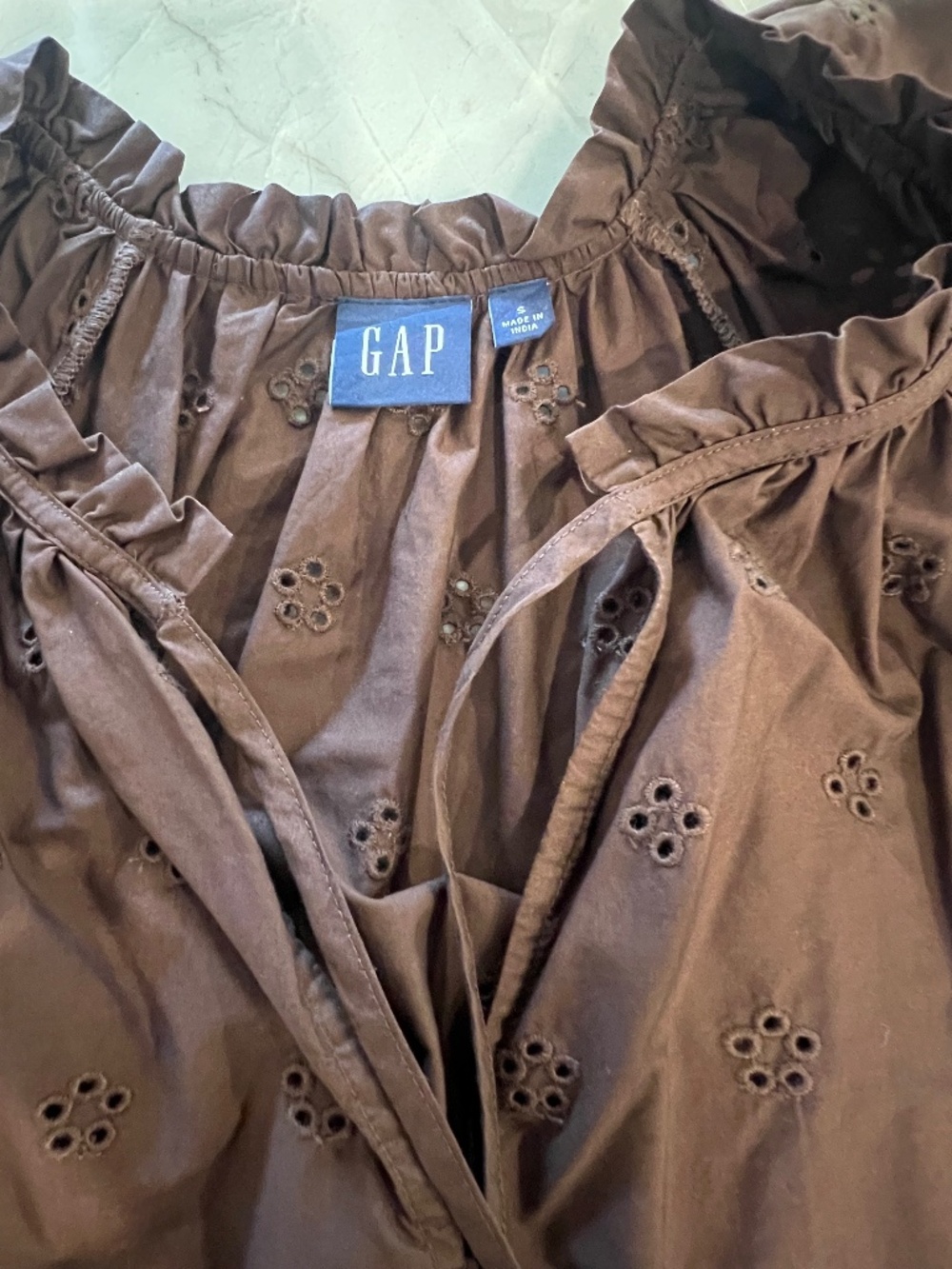 GAP NWOT Size Small Eyelet Top